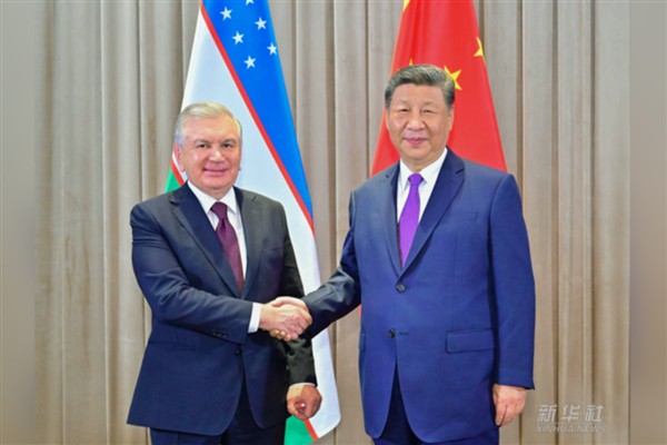 Xi Jinping, Özbekistan Cumhurbaşkanı Mirziyoyev ile görüştü