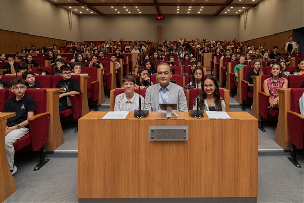 İzmir Büyükşehir Belediyesi Çocuk Meclisi’nin kapanış oturumu yapıldı