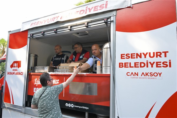 Esenyurt Belediyesi’nden öğrencilere ve ailelerine destek