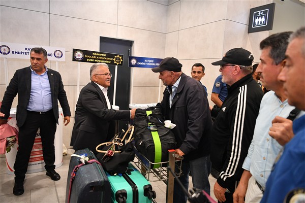 Başkan Büyükkılıç gurbetçileri karşıladı