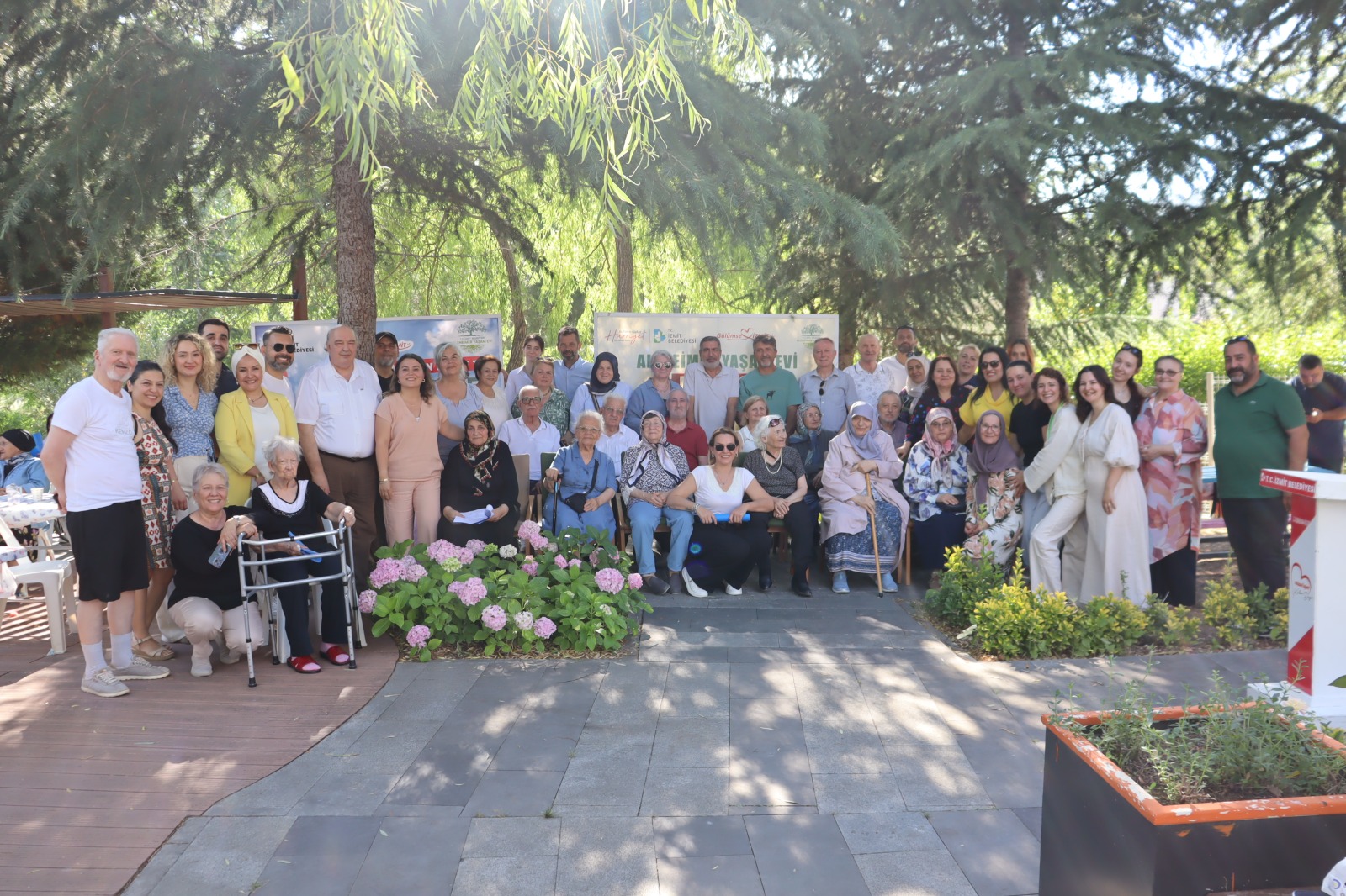 İzmit Belediyesi Alzheimer Yaşam Evi, dördüncü yılını kutladı
