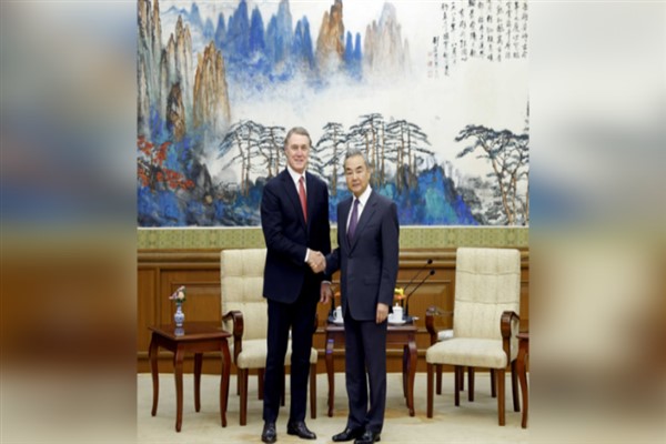 Wang Yi, ABD’nin yeni Beijing Büyükelçisi’ni kabul etti