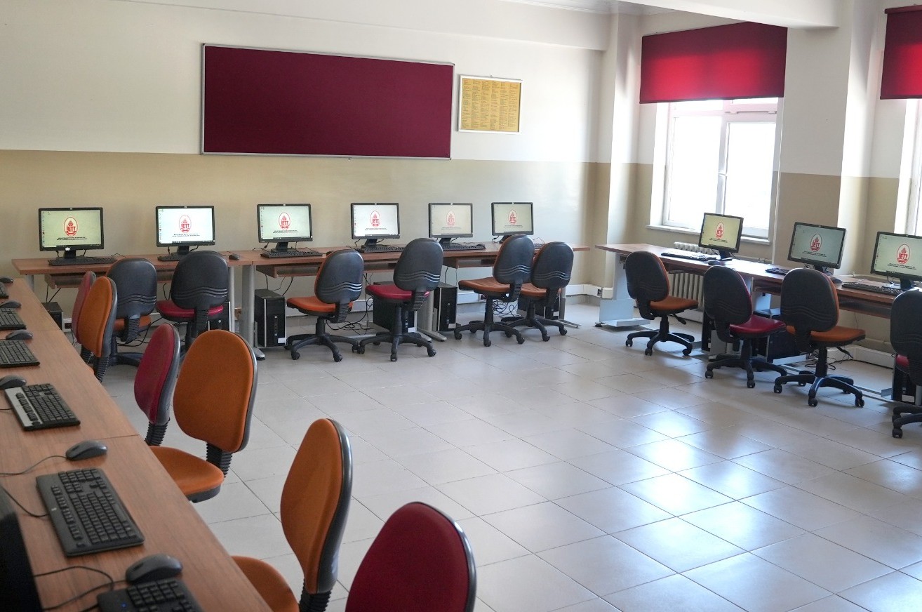 İETT’den bir okula daha bilgisayar laboratuvarı