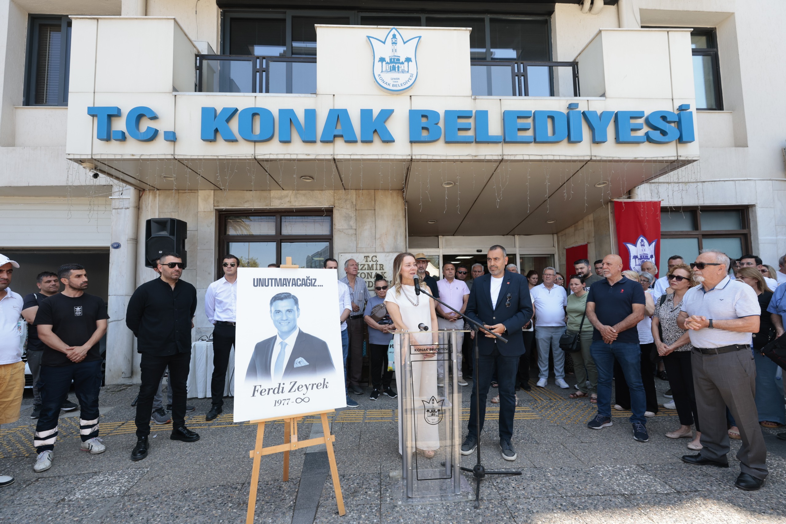 Konak’tan Ferdi Zeyrek anısına yemek ikramı