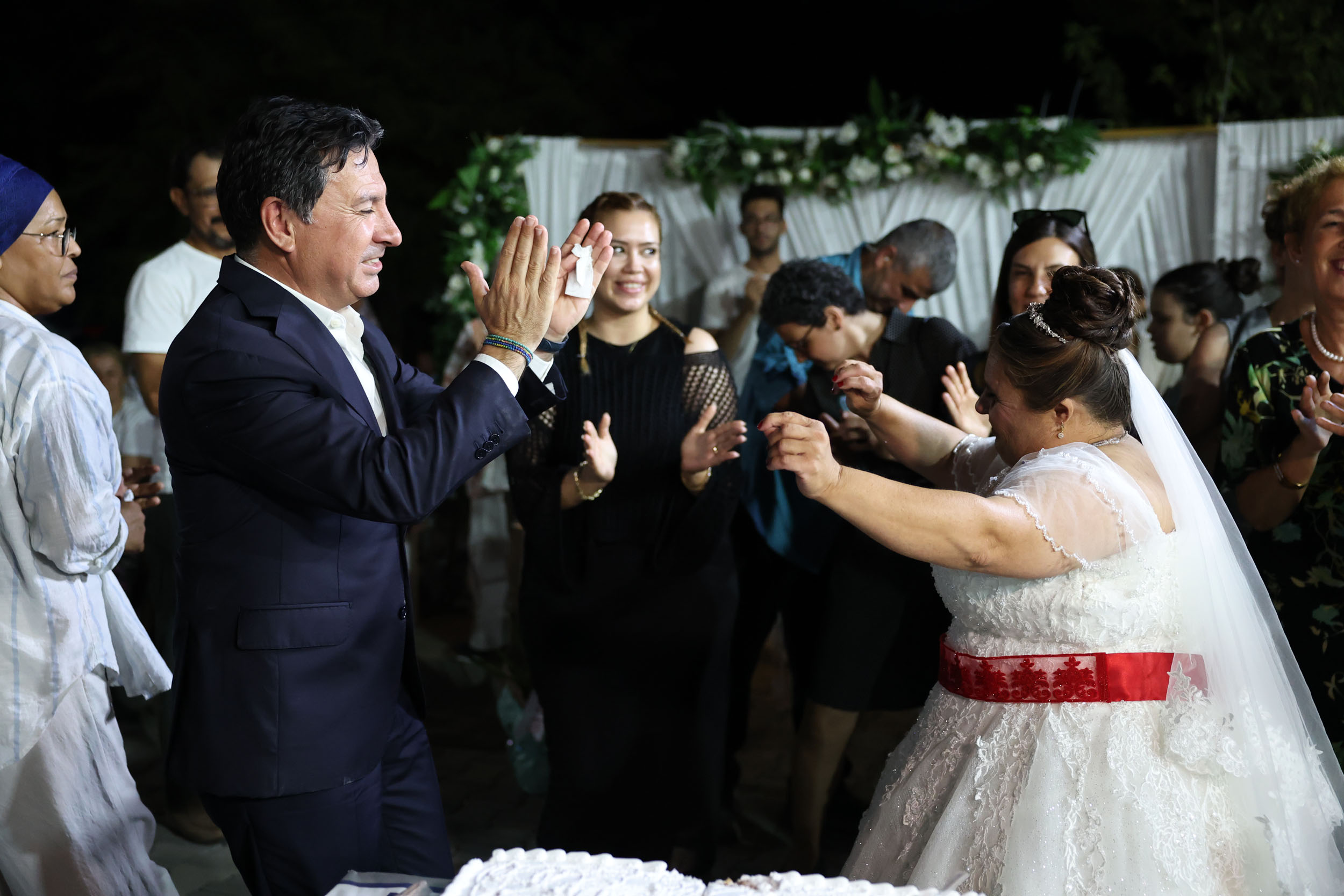 Başkan Aras, down sendromlu Nilay Güp için düzenlenen temsili düğüne katıldı