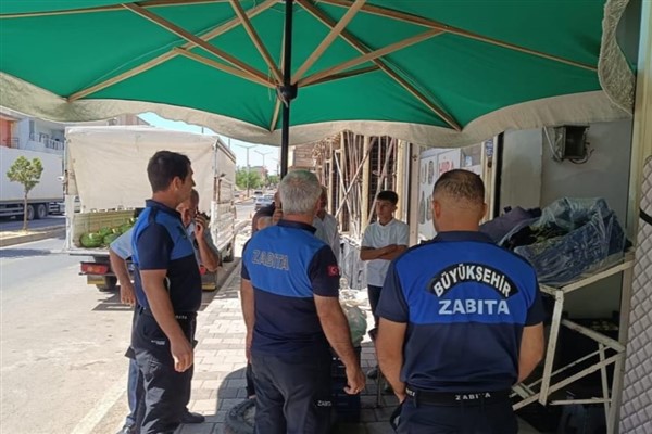 Mardin Zabıta ekiplerinden kaldırım işgali denetimi