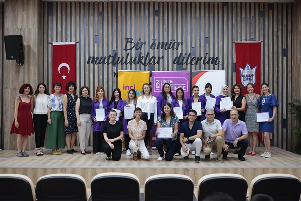 Konak’ta kadın CNC operatörleri sertifikalarını aldı