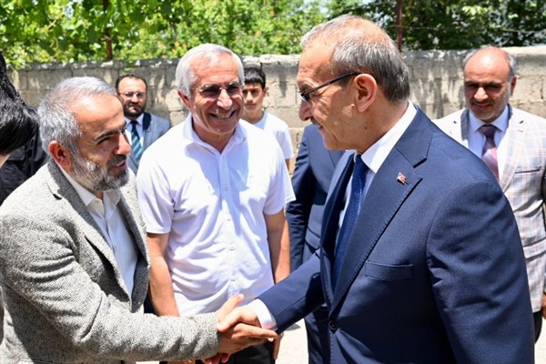 Vali Yavuz, Yeşiltepe Eski Camii’nin açılışına katıldı