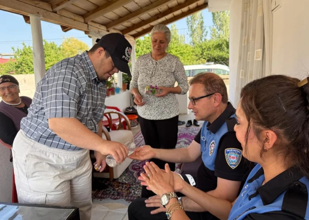 Erzincan Emniyeti’nden bayram ziyareti