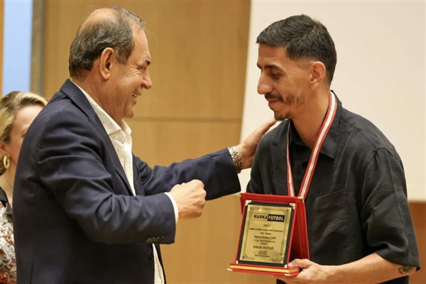 Bursaspor’un yeni transferi yılın futbolcusu seçildi