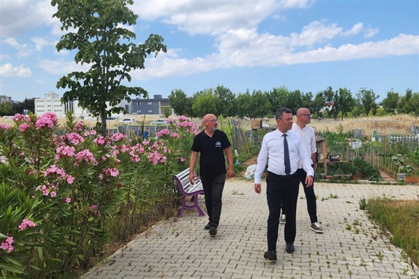 Başkan Sarıkurt’tan Hobi Bahçesi’ne ziyaret