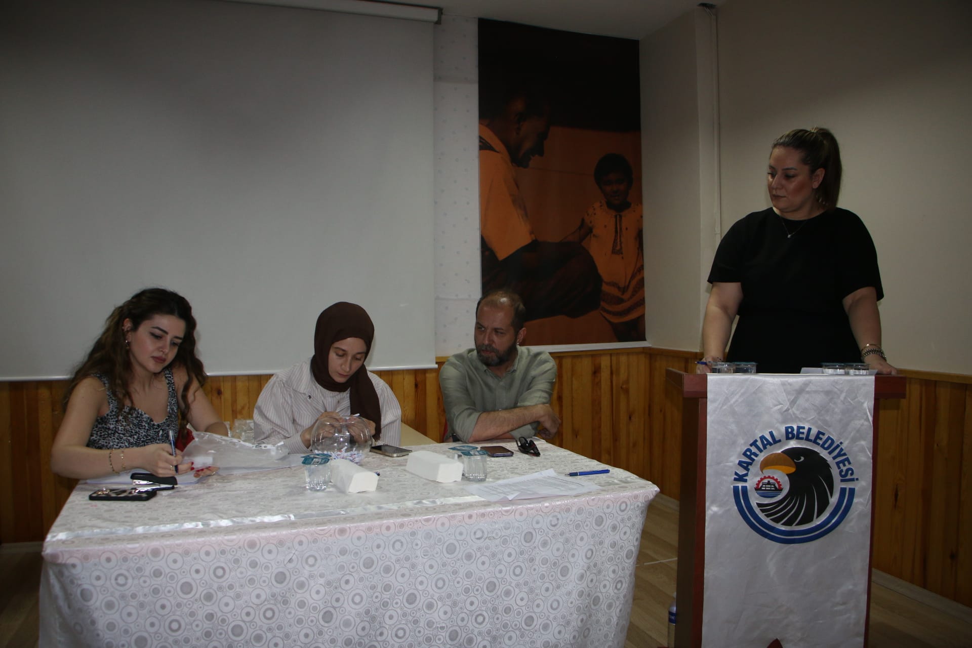 Kartal’da kreş kayıtları için noter huzurunda kura çekildi