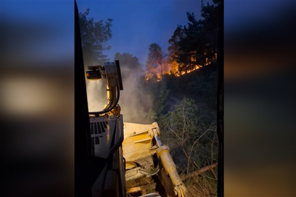 İBB ekipleri, Sakarya’daki orman yangınına müdahale ediyor