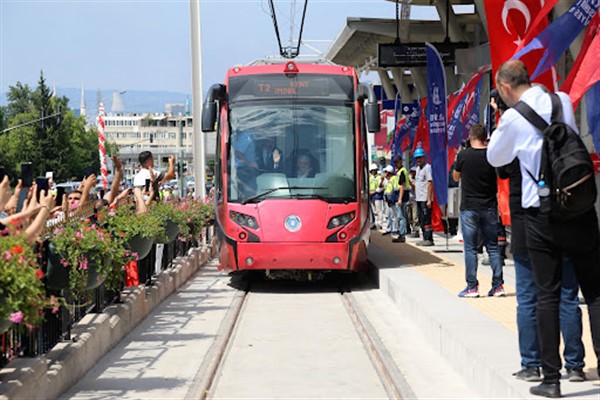 Bursa’da bayramın son günü toplu taşımada yoğunluk