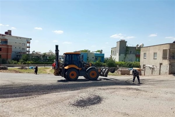 Siirt Belediyesi’nden yol onarım çalışmaları