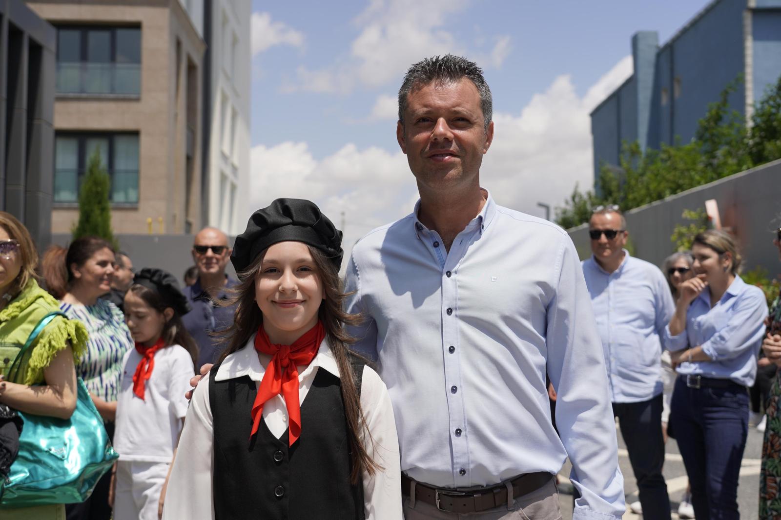 Başkan Sarıkurt, Nira Sanat Akademisi sergisinin açılış törenine katıldı