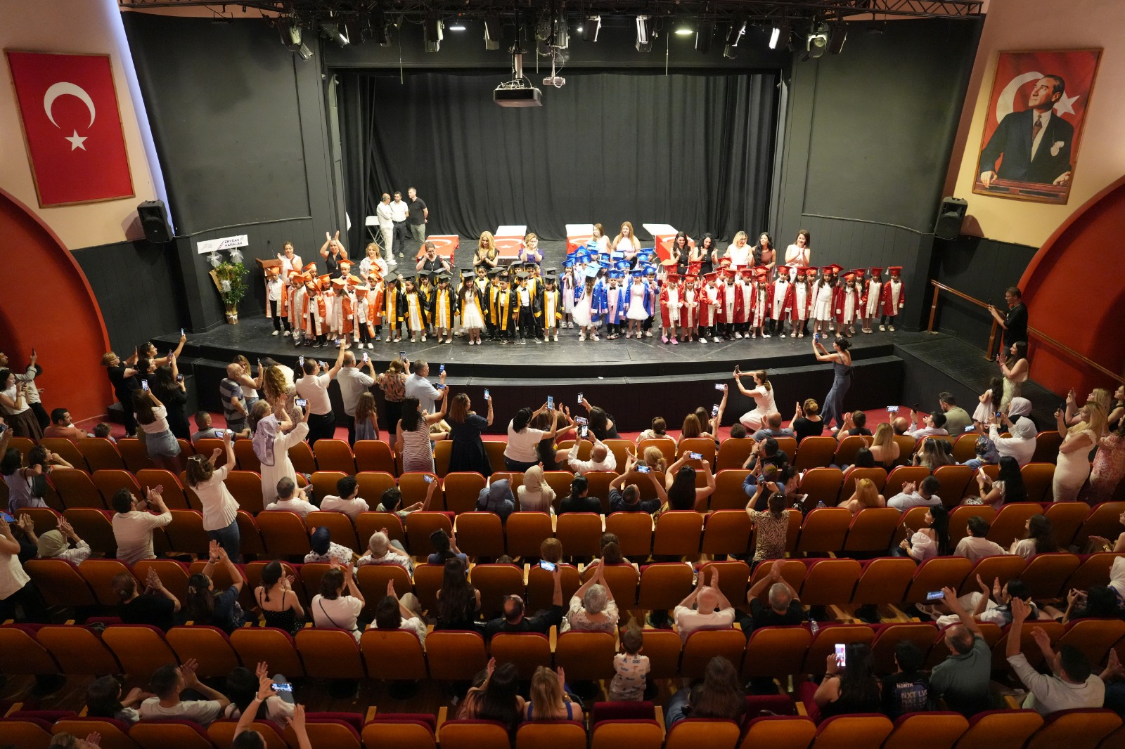 Çukurova Belediyesi kreşlerinde mezuniyet heyecanı