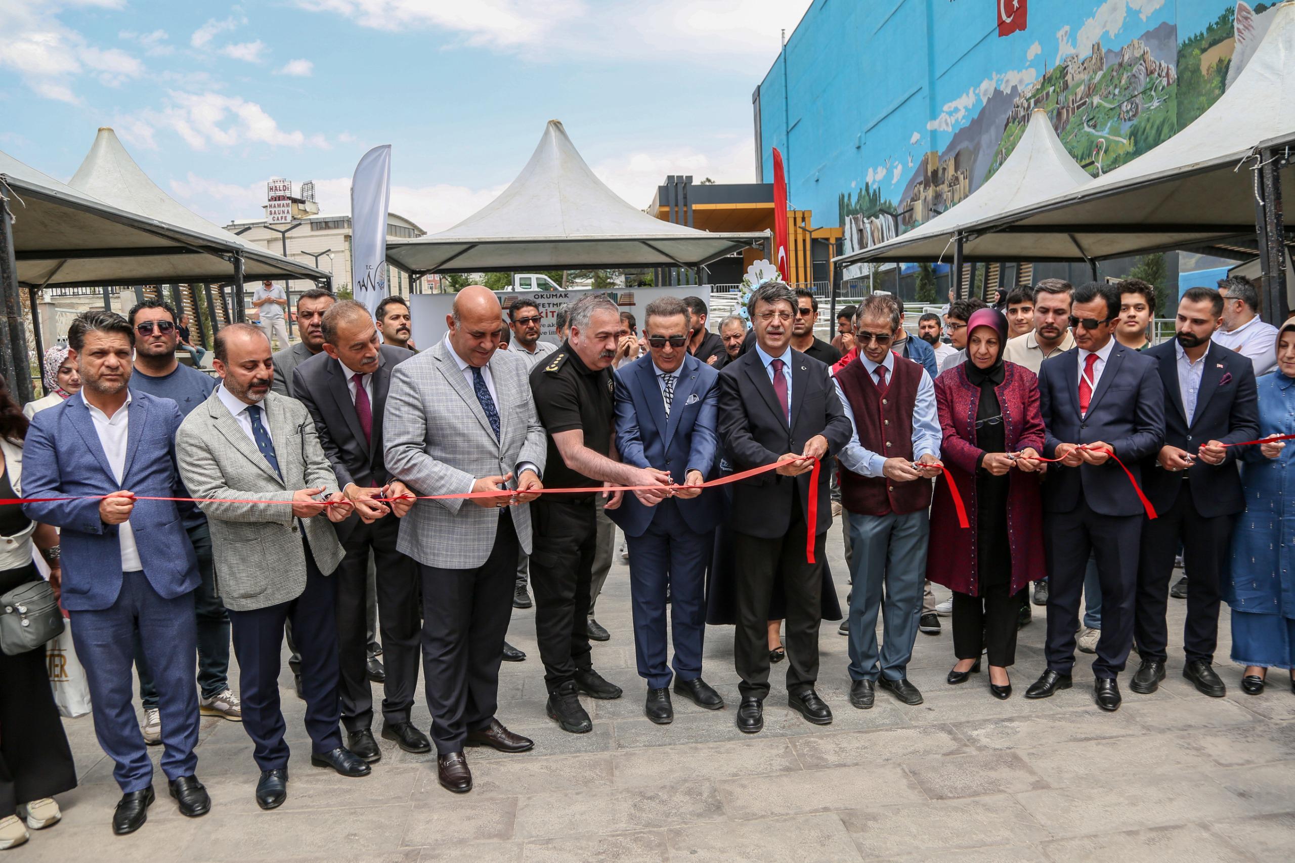 Van Kitap Fuarı, kitapseverlerle buluştu