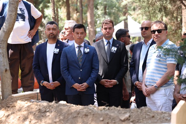 Başkan Ünlü, Ferdi Zeyrek’in cenaze törenine katıldı