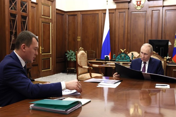 Rusya Devlet Başkanı Putin, Spor Bakanı Degtyarev ile bir araya geldi