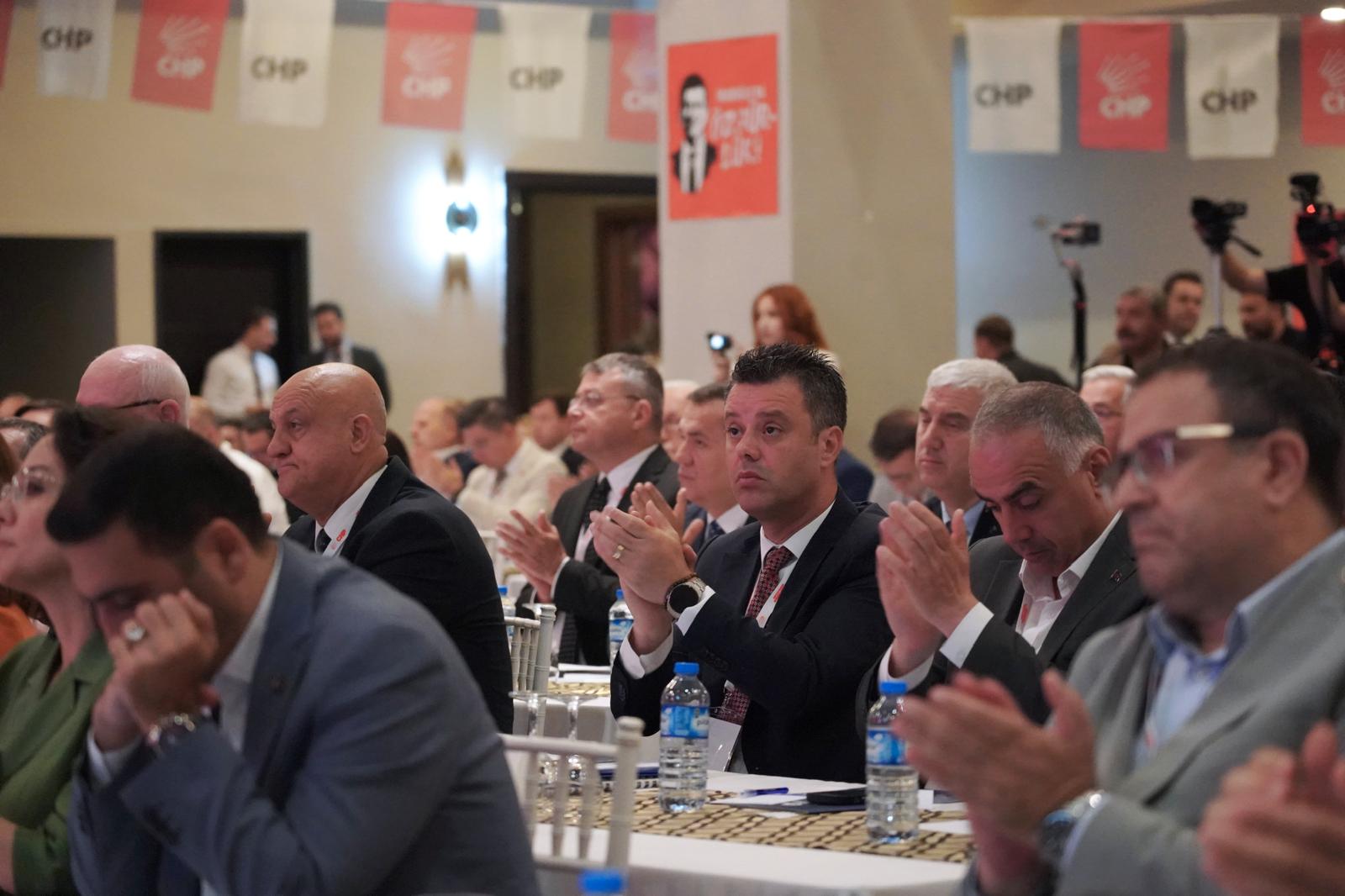 Başkan Sarıkurt, belediye başkanları toplantısına katıldı