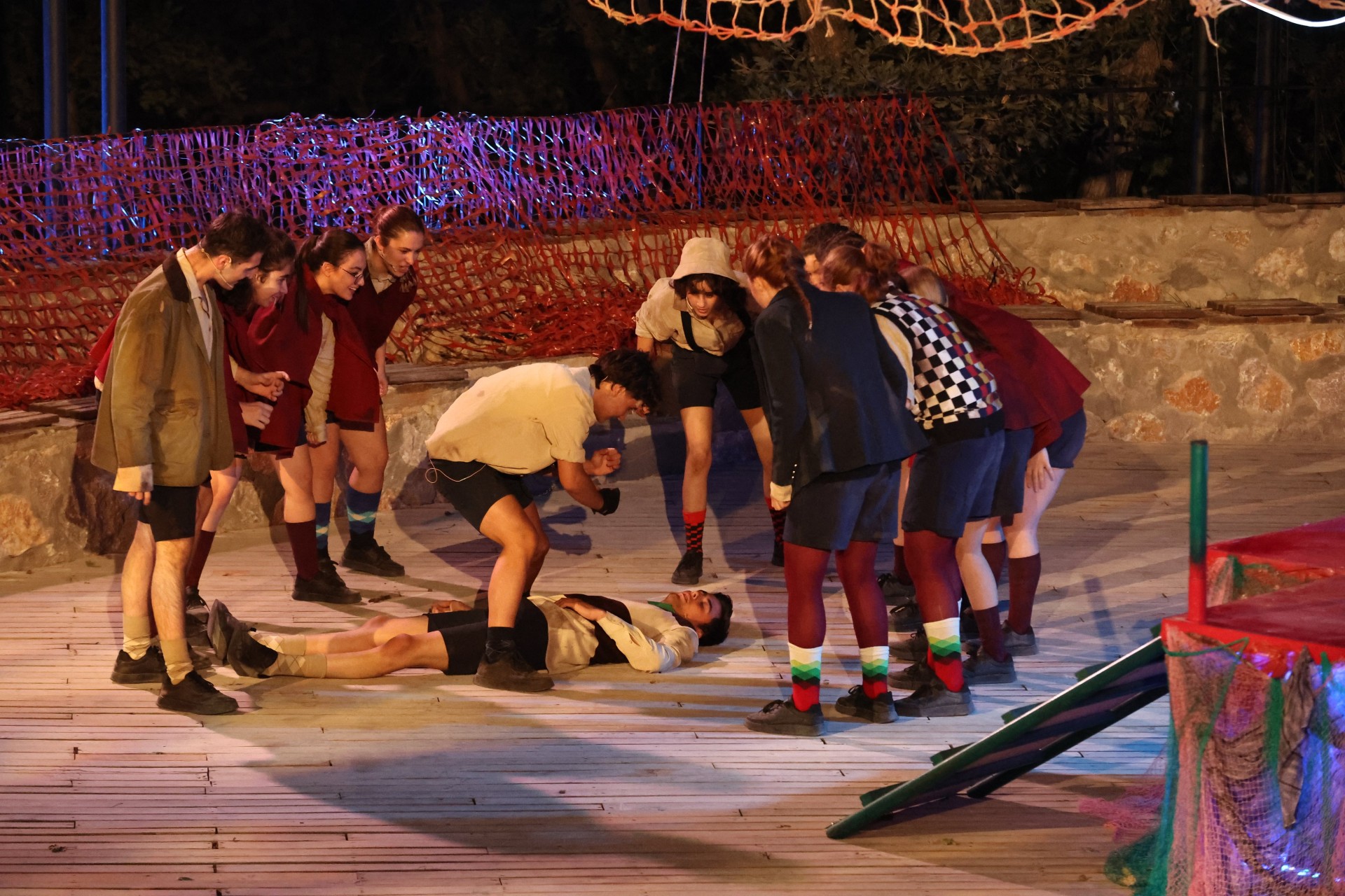 “Sineklerin Tanrısı” prömiyerini yaptı