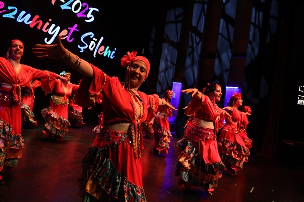 Zeytinburnu Kültür Sanat’ta mezuniyet heyecanı