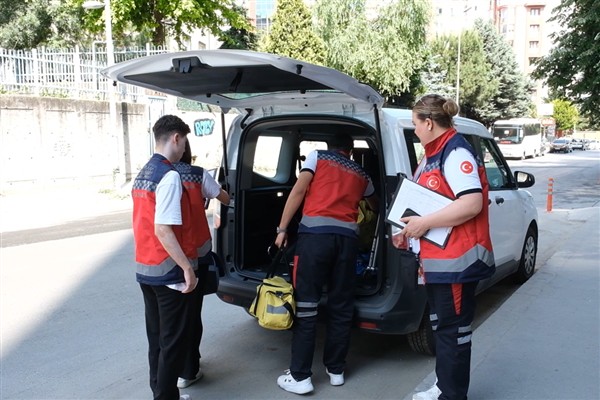 Esenyurt Belediyesi’nin kişisel bakım hizmetleri sürüyor