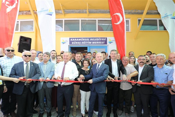 Karamürsel Belediyesi Güreş Eğitim Merkezi açıldı