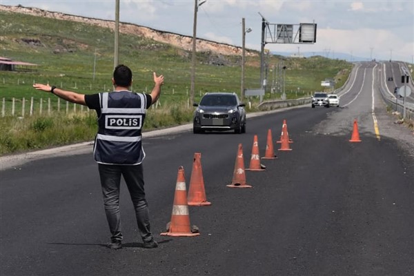 Kars’ta Kurban Bayramı trafik denetimleri sürüyor