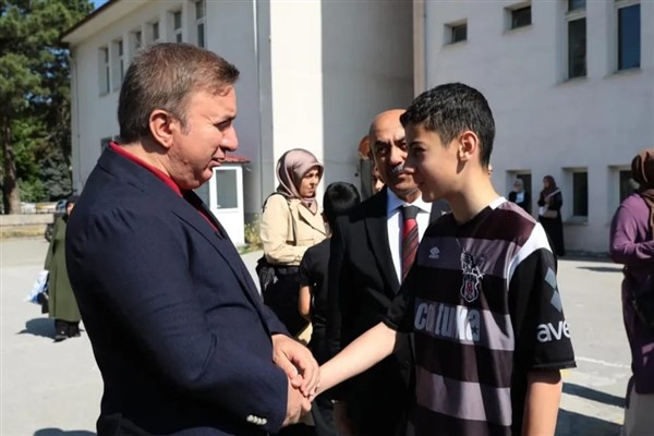 Erzincan Valisi Aydoğdu’dan LGS öğrencilerine moral ziyareti