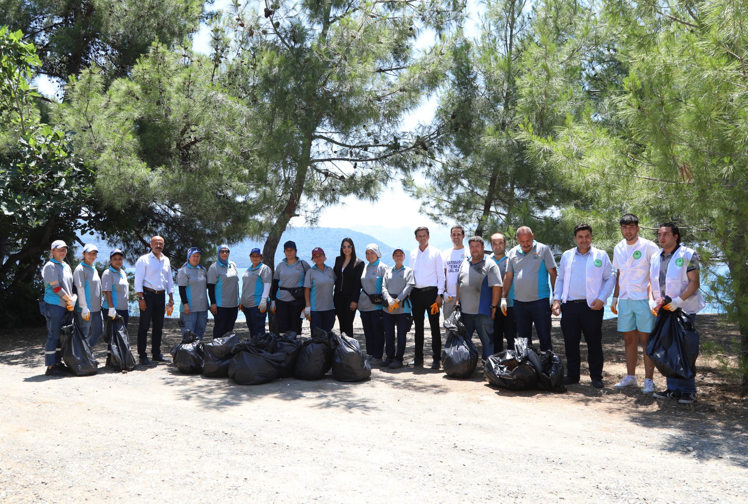 Aktaş Mevkii ve Kazım Koyuncu Hatıra Ormanı’nda temizlik etkinliği