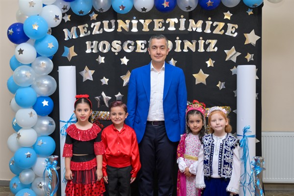 Aksoy, kreş öğrencilerinin mezuniyetine katıldı