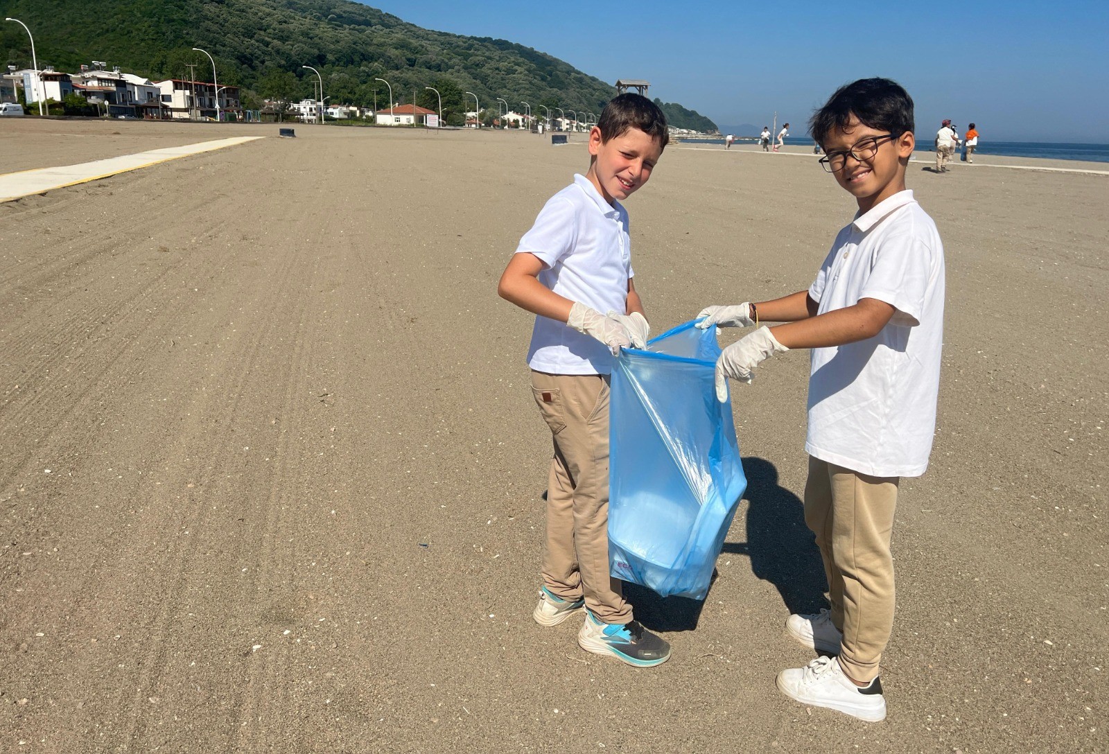 Karacabey Belediyesi’nden Dünya Çevre Günü’nde temizlik etkinliği