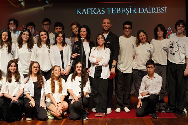 Anabilim Liseler Arası Tiyatro Festivali’nde sanatın gücü sahneye taşındı