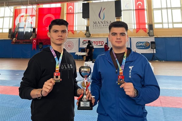 Yalova Belediyespor karatecilerinden madalya