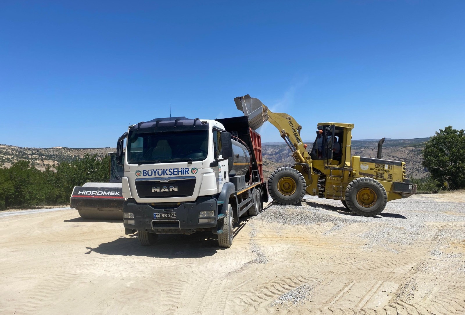 Malatya Büyükşehir Belediyesi’nden Bağköy Mahallesi’nde yol çalışması