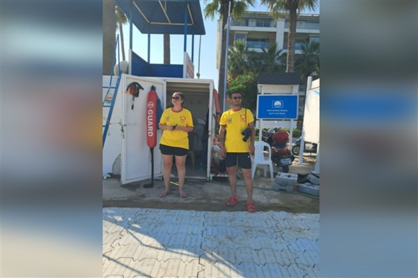 Marmaris Halk Plajı’nda cankurtaranlar göreve başladı