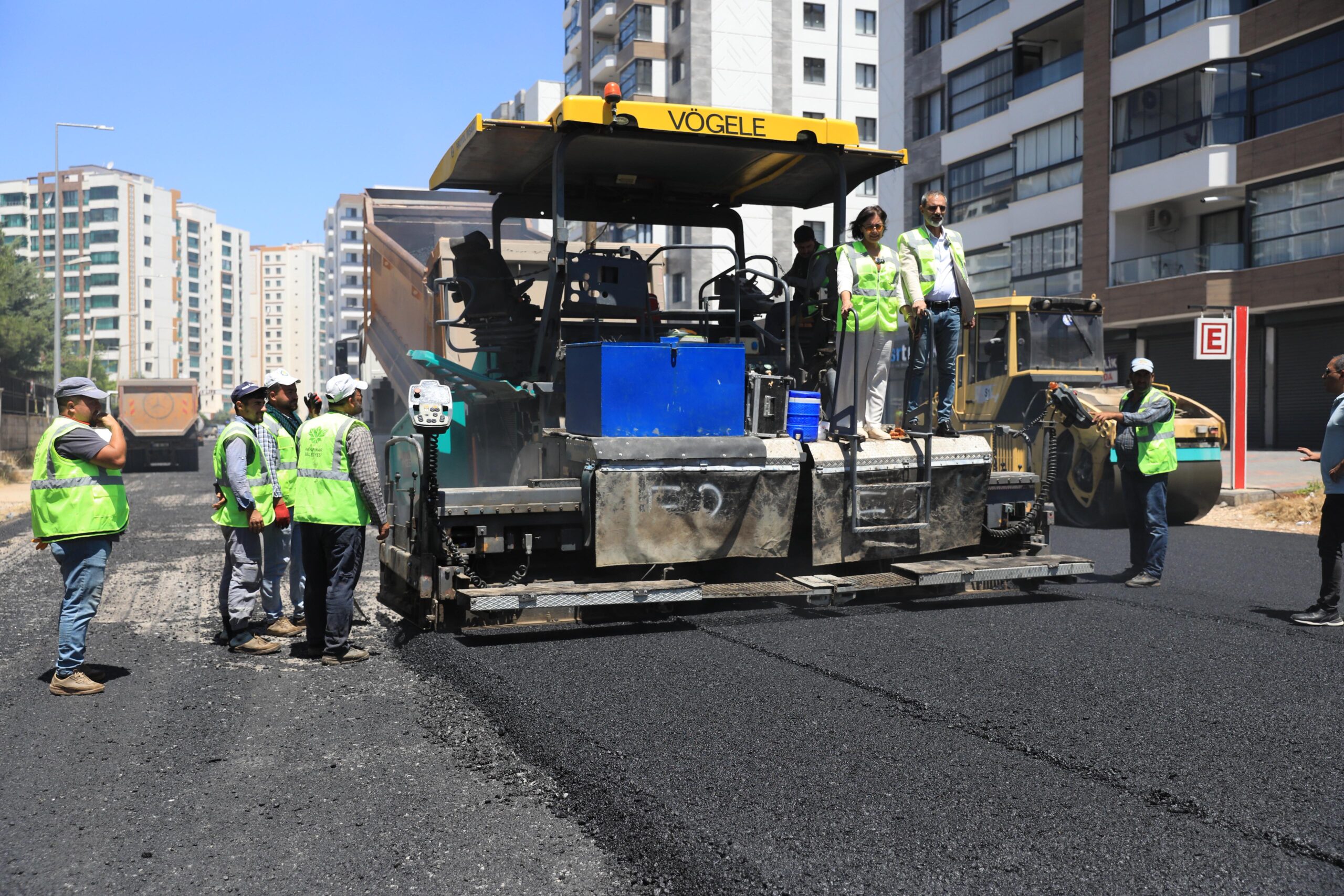 Kayapınar’da asfalt hizmeti başladı