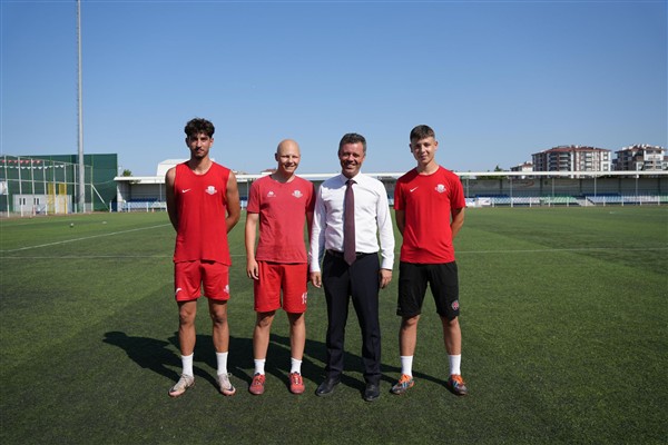 Başkan Sarıkurt’tan genç futbolculara destek