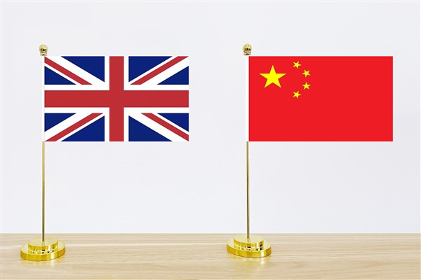 He Lifeng, İngiltere Maliye Bakanı ile bir araya geldi