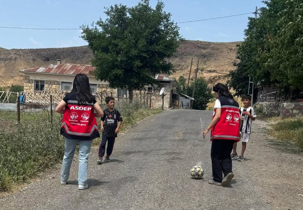 Tunceli’de kırsal bölgelerde çocuklara yönelik bilgilendirme çalışmaları sürüyor