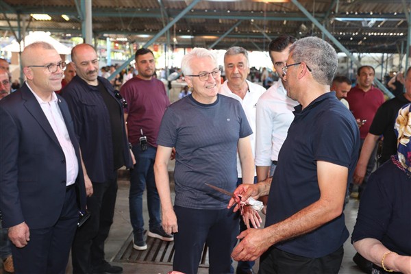 Alptekin, Kepez’in kurban kesim alanlarını denetledi