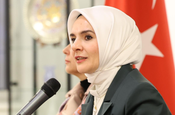 Bakan Göktaş, “Kahraman Yetiştiren Babalar” programına katıldı