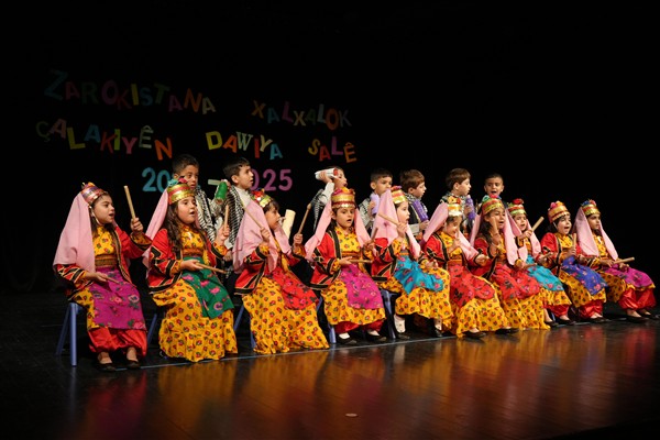 Kayapınar’da Zarokistanın coşkulu mezuniyet töreni