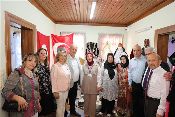 KARMEK Yıl Sonu Sergisi ziyarete açıldı