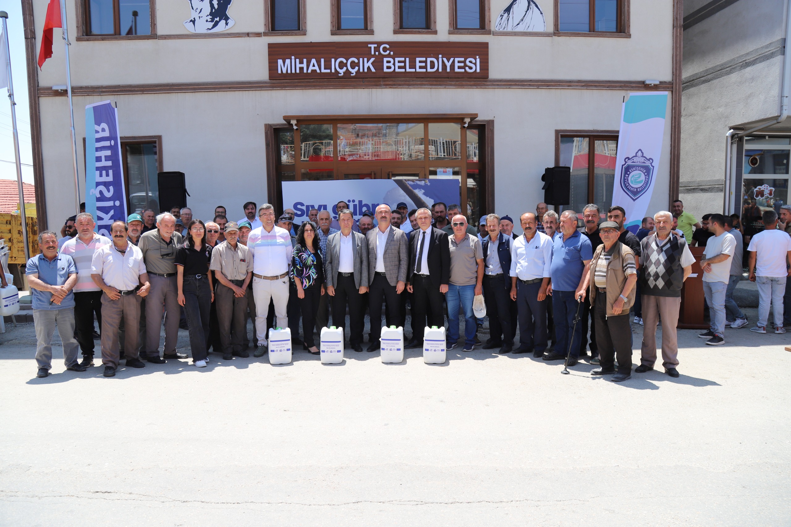 Eskişehir Büyükşehir Belediyesi’nden kiraz üreticisine destek