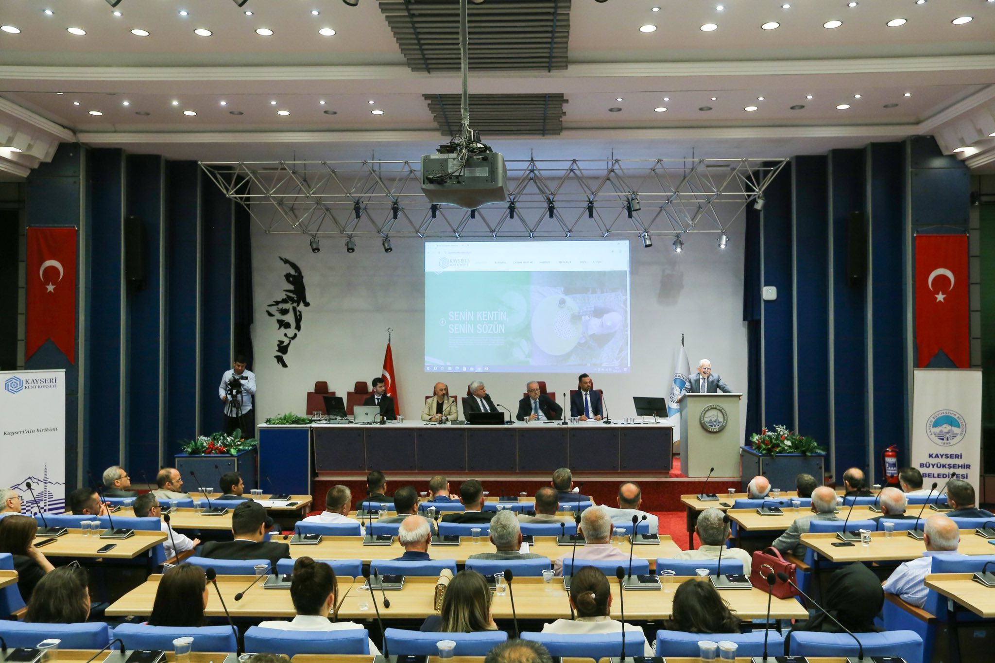 Başkan Büyükkılıç, Kent Konseyi’nde projelerini anlattı