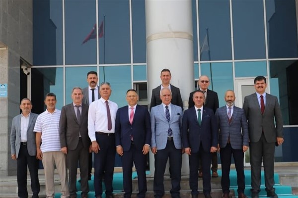 Iğdır Azerbaycan Evi’nden Rektör Gürel’e ziyaret