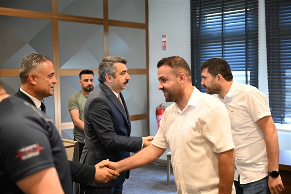 Başkan Yılmaz, personel ve ilçe protokolüyle bayramlaştı